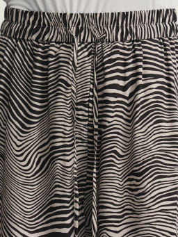 Шорты из вискозы с эластичным поясом / Zarina  фото 6