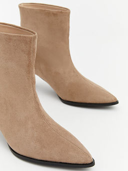 Ботинки женские под замшу на каблуке
