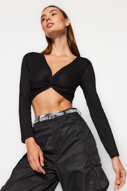 Trendyolmilla Siyah Dugum Detayl? Fitted/Vucuda Oturan V Yaka Crop Esnek Orme Bluz TWOSS21BZ0444