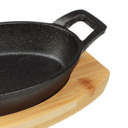 SATOSHI Сковорода мини 15*9,8 см на подставке из бамбука чугун, овальная индукция арт. 808-040