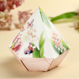 Конфеты 8 Марта в коробке бриллиант с предсказанием