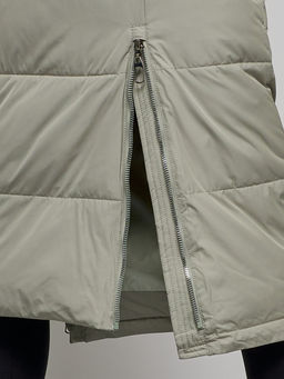 Пальто утепленное молодежное зимнее женское зеленого цвета 52351Z - HULDLUCK фото 12