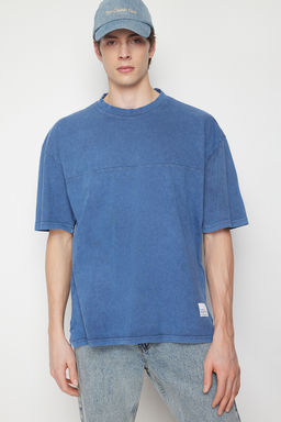 Indigo Oversize/Genis Kesim Dikisli Etiketli Soluk Efektli %100 Pamuk T-Shirt TMNSS24TS00005 - Trendyolmilla фото 3