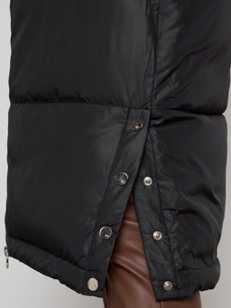 Пальто утепленное с капюшоном зимнее женское черного цвета 13816Ch - Visdeer фото 13