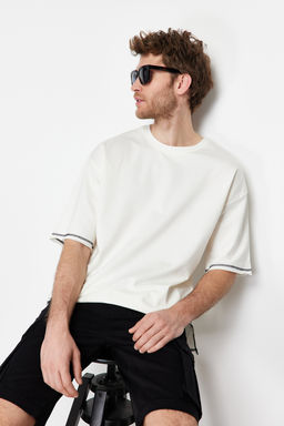 Ekru Oversize Dikis Detayl? %100 Pamuklu T-Shirt TMNSS24TS00094