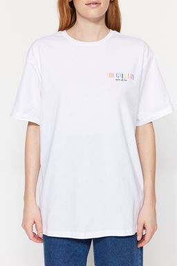 TRENDYOLMILLA Beyaz %100 Pamuk On ve Arka Bask?l? Boyfriend Fit Bisiklet Yaka Orme T-Shirt TWOSS23TS00057  фото 8