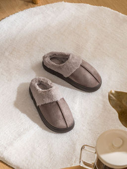 Pel?? Astarl? Kad?n Ev Terli?i