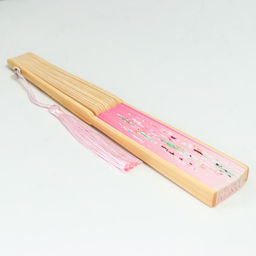 Веер складной h=21 см Зайчики у сакуры, розовый, с кисточкой