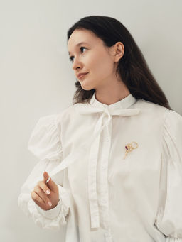 Цена за 2 шт. Брошь Гимнастка с хулахупом, фиолетовая в золоте