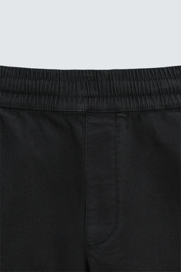 BERMUDA TWILL RELAXED FIT / Negro