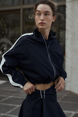 CROPPED JACKET WITH SIDE STRIPES - Zara фото 3