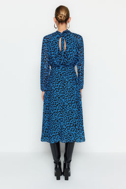 TRENDYOLMILLA Mavi Midi Leopar Desenli Dokuma K?sl?k Elbise TWOAW24EL00302  фото 6