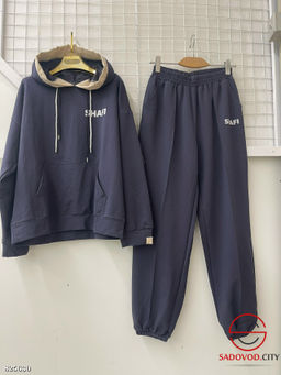 Спортивный женский костюм