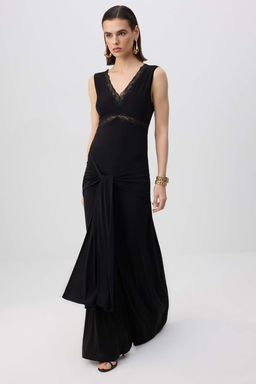 Siyah Derin V Yaka Dantel Detayl? Orme Astarl? Maxi Abiye & Mezuniyet Elbisesi TPRSS26AE00047