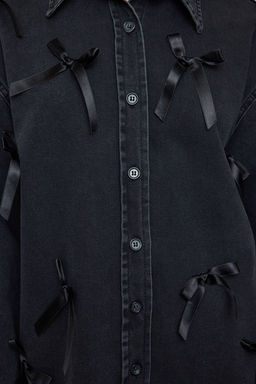 TRENDYOLMILLA Siyah Fiyonk/Kurdele Detayl? Denim Oversize Gomlek TWOSS25GO00002  фото 4