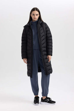 DeFactoFit Водоотталкивающий приталенный крой Стеганый пуховик на молнии с карманом и капюшоном Длинный пуховик Парка  фото 4