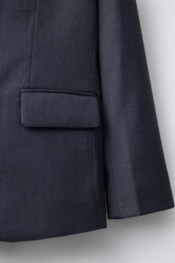 TEXTURED SUIT BLAZER