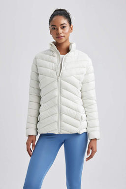 Водоотталкивающая приталенная куртка-пуховик DeFactoFit