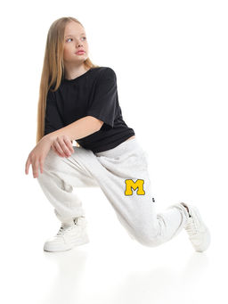 Брюки спортивные с эмблемой 22-7611 светло-серый меланж - Mini maxi фото 6