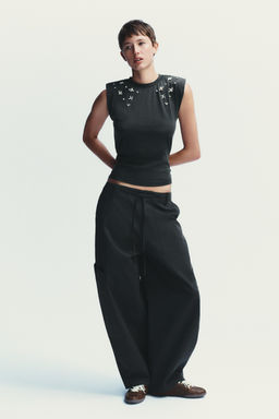 JEWEL SHOULDER PAD FADED-EFFECT T-SHIRT