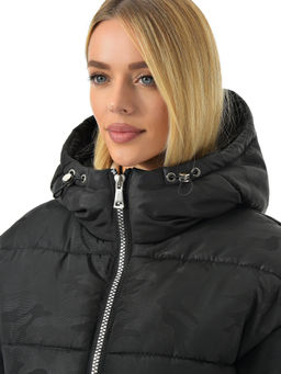 Куртка зимняя с капюшоном на синтепоне