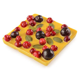 Шоколад белый с украшением Облепиха и брусника 35 гр - Chokodelika фото 3