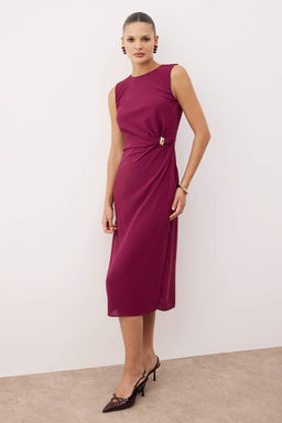 Koyu Mor Duz Vucudu Saran Aksesuar Detayl? Midi Dokuma Elbise TWOSS25EL00204