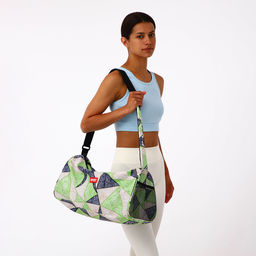 Сумка спортивная на молнии TEXTURA, боковой карман-сетка, регулируемый ремень, средний размер, зелёная