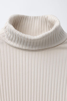 CAMISETA CANAL? CUELLO VUELTO / Crudo - Zara фото 3