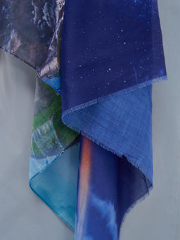 Большой, красивый двусторонний палантин с рисунком в стиле арт-декои необычной текстурой ткани. Края изделия украшены бахрамой. Только ручная стирка. - Tantino фото 6