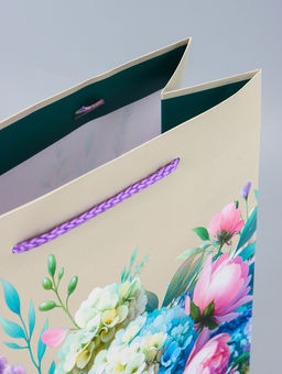 Цена за 2 шт. Пакет подарочный ламинированный Красота и нежность 26?12?32 см