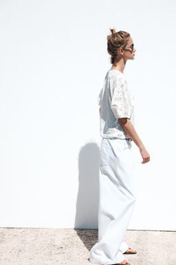 T-SHIRT WITH PERFORATED EMBROIDERY - Zara фото 3