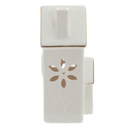 Фигурка декоративная "Дом" (подсветка, 3xLR44 н/п), L7,5 W6,5 H14 см