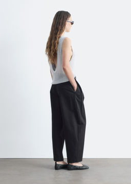 Pantalones recortados con perneras de barril