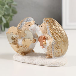 Фигурка полистоун Влюбленные ёжики нашли друг друга: пазлики, 10.5?5.5?7.5 см