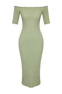 Siyah Duz Midi Dokulu Fitted/Vucuda Oturan Buzgulu Carmen Yaka Esnek Orme Elbise TWOSS25EL00067 - Trendyolmilla фото 11