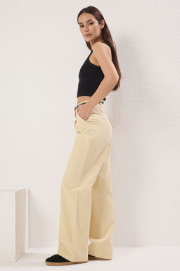 TRENDYOLMILLA Beyaz Kemerli Pamuklu Dokuma Pantolon TWOSS25PL00024  фото 15