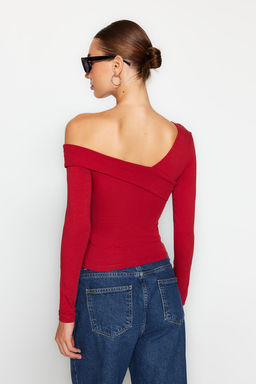 Trendyolmilla Siyah Pamuklu Esnek Volanl? Fitted/Vucuda Oturan Crop Orme Bluz TWOAW24BZ00161