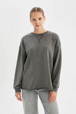 Oversize Genis Kal?p Bisiklet Yaka Y?kamal? Soluk Efektli Basic Duz Uzun Kollu Tisort