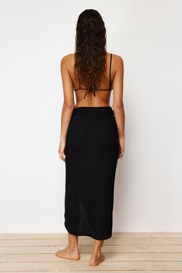 TRENDYOLMILLA Siyah Midi Dokuma Volanl? Plaj Etegi TBESS24ET00015