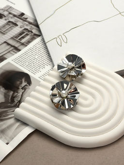 Серьги клипсы для ушей QF «Тренд. Объёмный цветок», цвет серебро