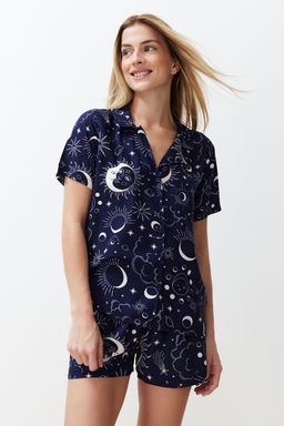 Trendyolmilla Lacivert Galaksi Desenli Viskon Sortlu Dokuma Pijama Tak?m? THMSS24PT00297  фото 2
