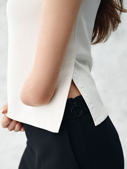 Kolay Giyilebilir Yandan ve Omuzdan ??t??tl? Bluz