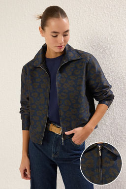 TRENDYOLMILLA Cok Renkli Regular Gomlek Yaka Jakarl? Ince Ceket Mont TWOSS25MO00015