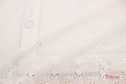 Шитье Цветочные гроздья по кайме (фестоны с 2х сторон) цв.молочно-белый, ш.1.34м, батист, хл-100% - Купава фото 4