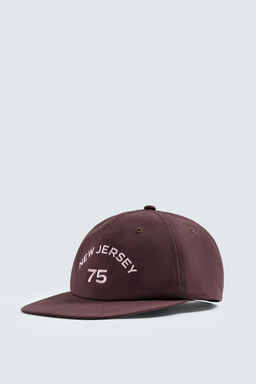 EMBROIDERED FLAT PEAK CAP