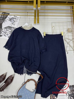 Костюм с юбкой и кофтой с кружевами