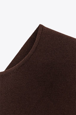 KNIT CUT-OUT BACK TOP