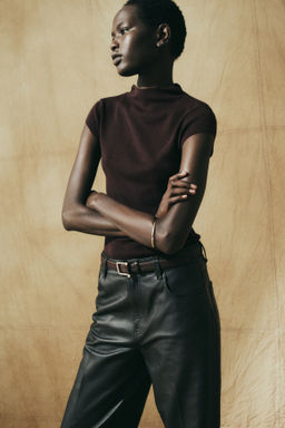 Top de punto fino con cuello perkins - H&m фото 6