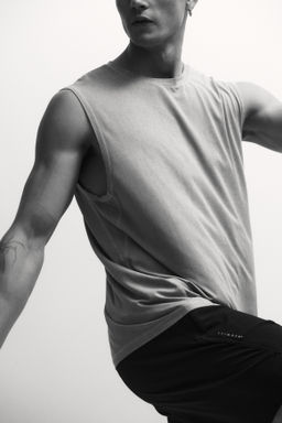 Camiseta de deporte con DryMove Regular Fit - H&m фото 10
